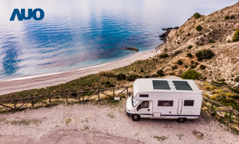 「可撓輕量化太陽光電板SunCurva」使用輕量特殊耐候型複合板取代傳統太陽能板的玻璃前板，不僅降低70%重量，每米平方僅3Kg；具有抗衝擊性能及通過電磁相容性測試，可應用於交通運輸工具，如露營車、遊艇等